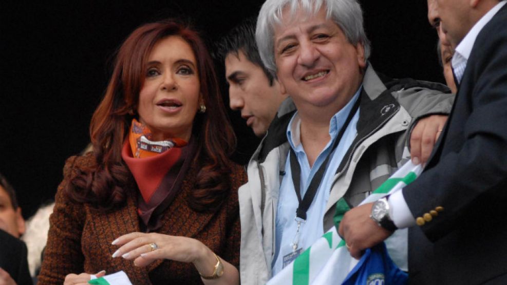 El gremialista de los judiciales, Julio Piumato, junto a Cristina Kirchner, en el acto de la CGT. 