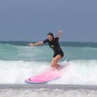 Lola Ponce surf
