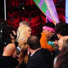 Wanda saluda a su fan en la tribuna