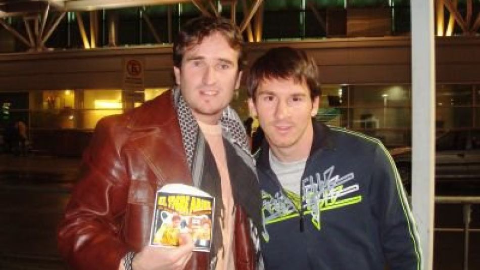 El Tigre Zárate con Leo Messi
