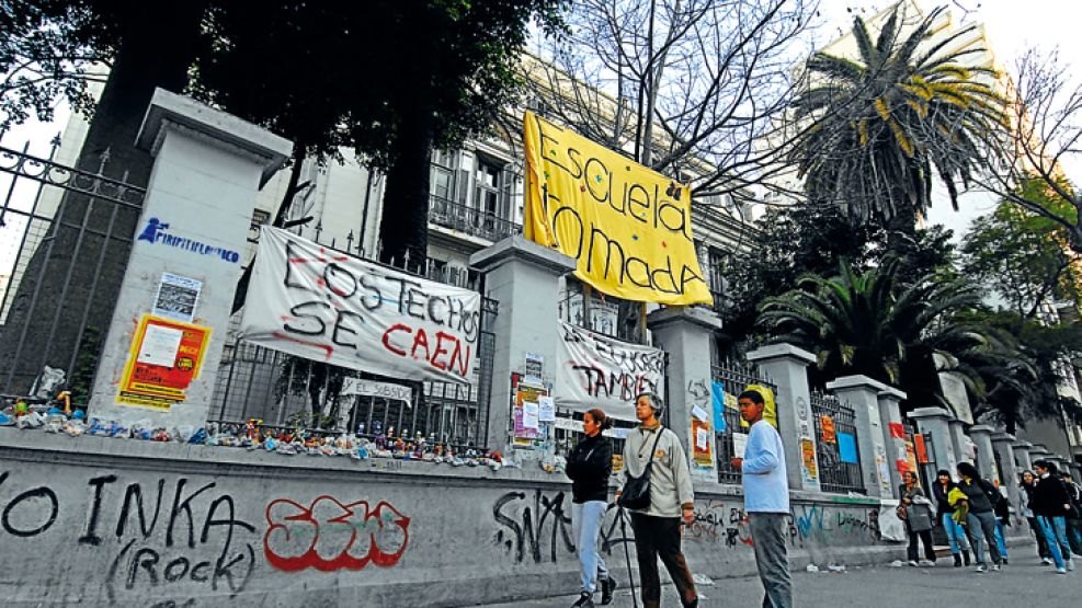 Normal 4. Una de las escuelas que aprobaron la medida. Para el Gobierno es un acto "político".