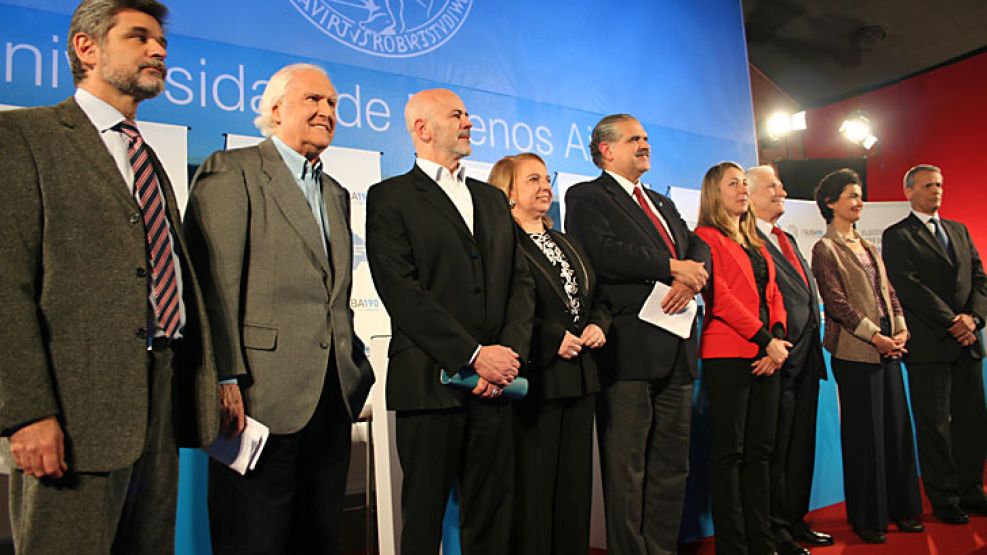 Nueve candidatos acudieron al "debate" que no tuvo réplicas ni cara a cara. Sólo faltó Mauricio Macri.