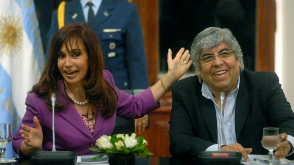 Otros tiempos. CFK y el líder camionero en 2009.