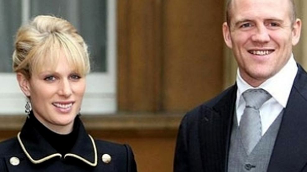 Zara Phillips y Mike Tindall en una boda