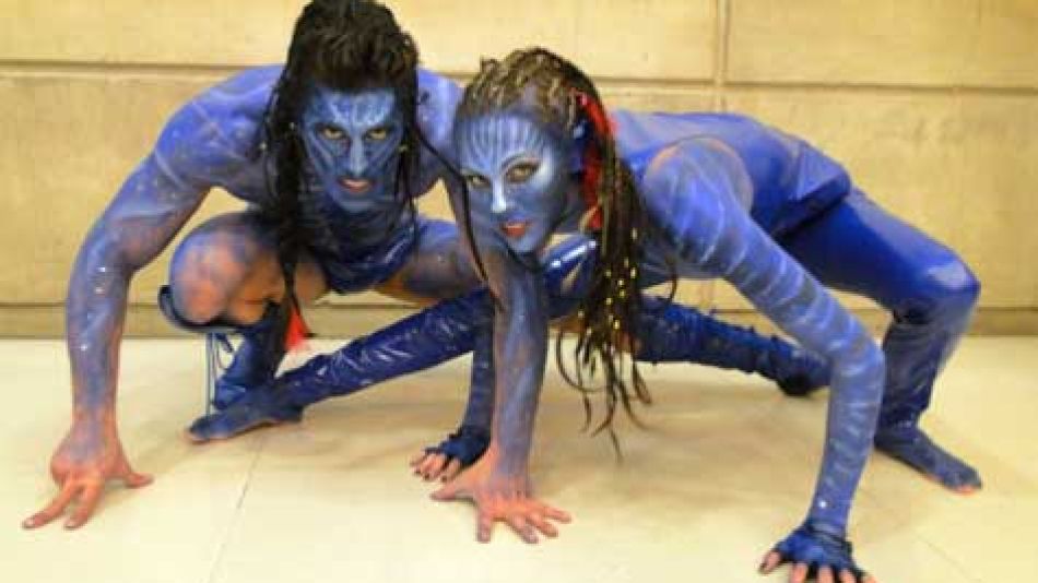Denise Dumas con un look inspirado en Avatar para el caño