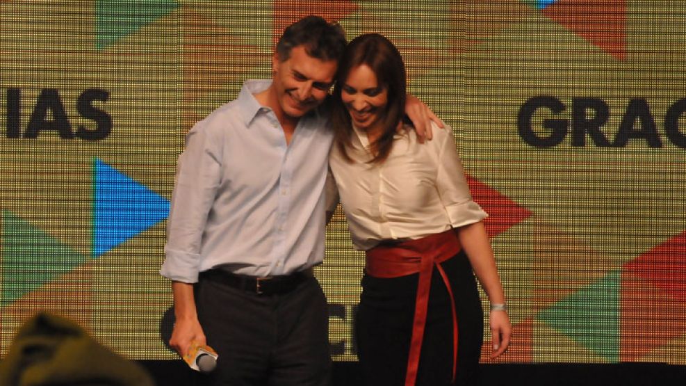 Macri celebra con su vicejefa de Gobierno María Eugenia Vidal