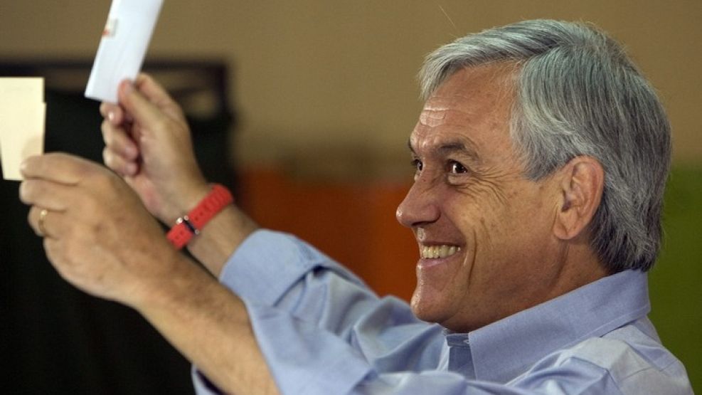 La imagen de Piñera es la más baja desde el retorno a la democracia a Chile.