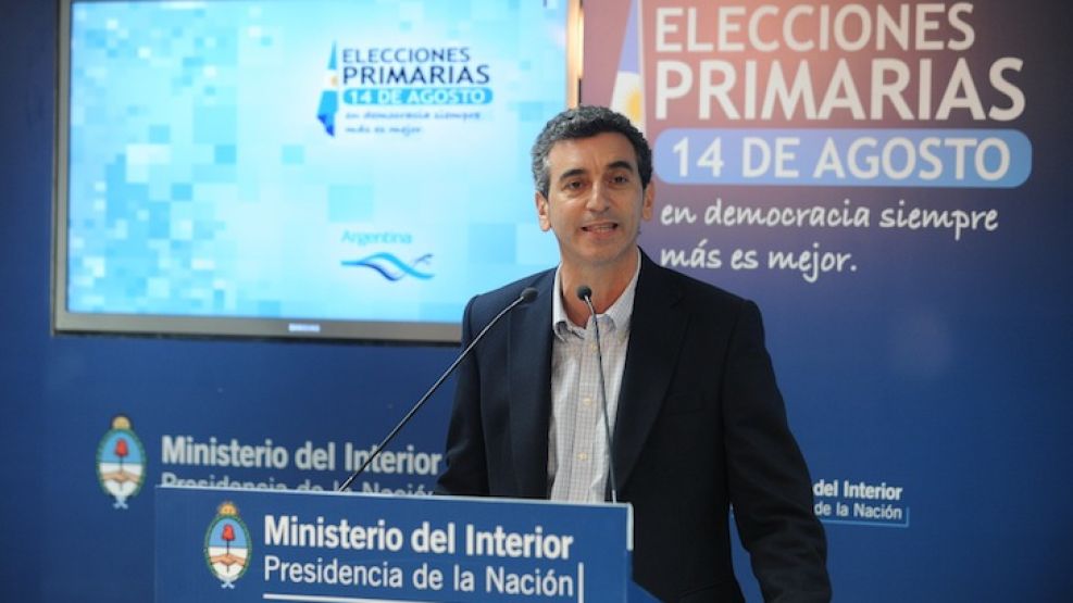 Florencio Randazzo en el centro de cómputos.