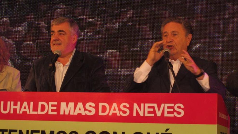 El discurso de Eduardo Duhalde junto a Mario Das Neves.