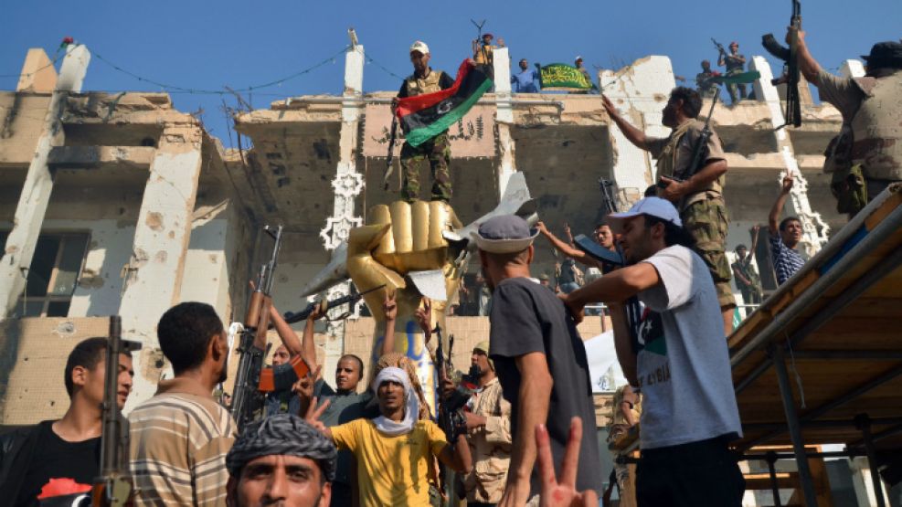 El Palacio Residencial de Kadafi, desde donde solía dar sus discursos, ya fue tomado por los rebeldes tras el último ataque.