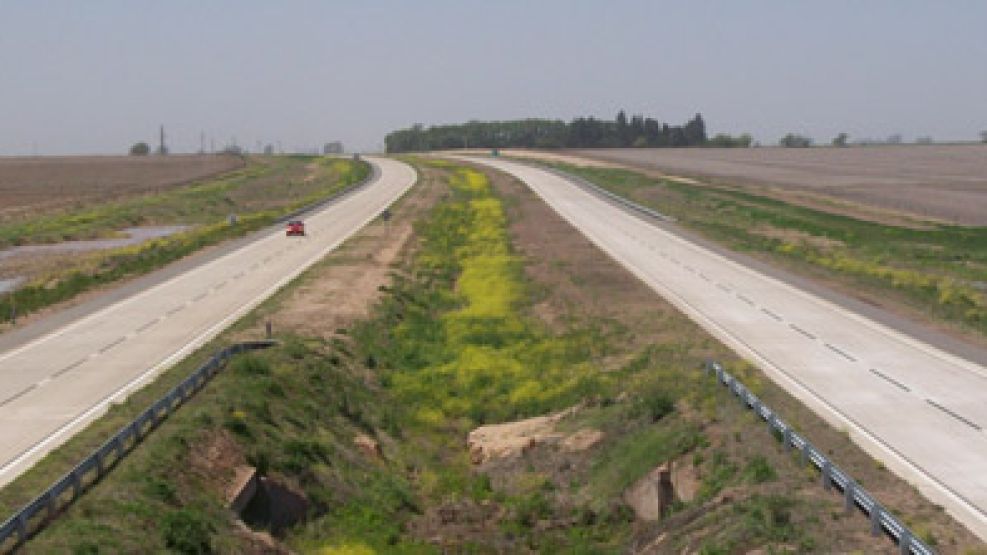 Hace falta construir 1.300 kilómetros de autopistas por año.