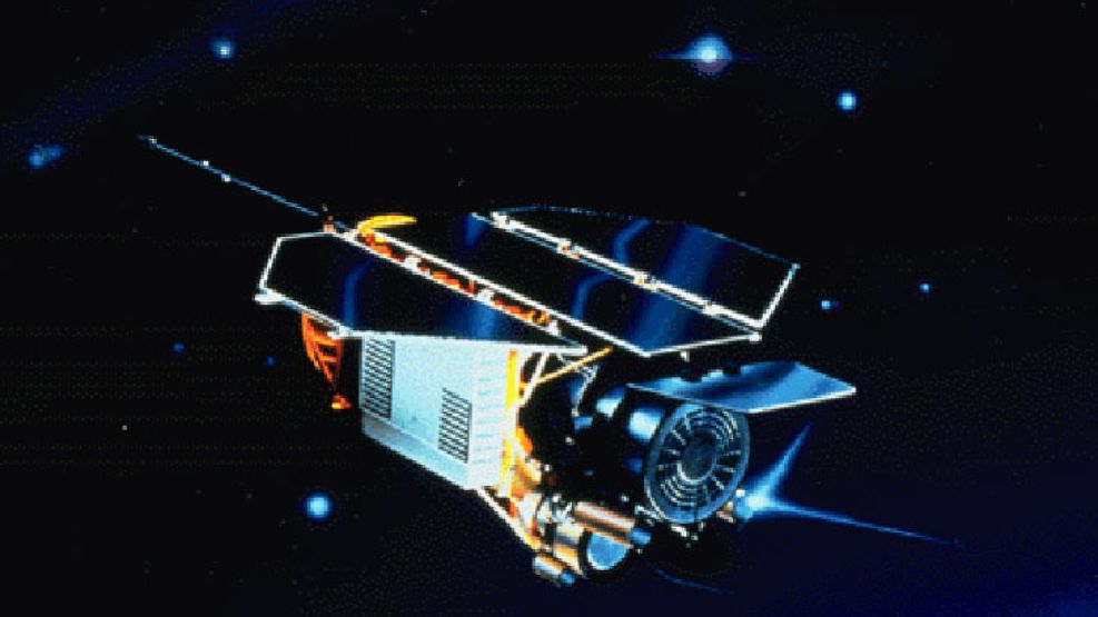El satélite alemán ROSAT se precipita a la Tierra.