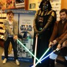 Felipe Colombo en el evento lanzamiento y venta anticipada de Star Wars en Blu-ray, con la agrupación Star Fans Argentina