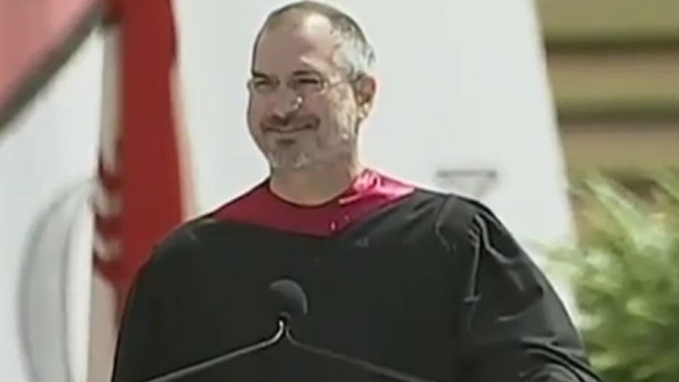 Las palabras de Jobs en Stanford son recordadas como uno de sus discursos históricos para las nuevas generaciones.