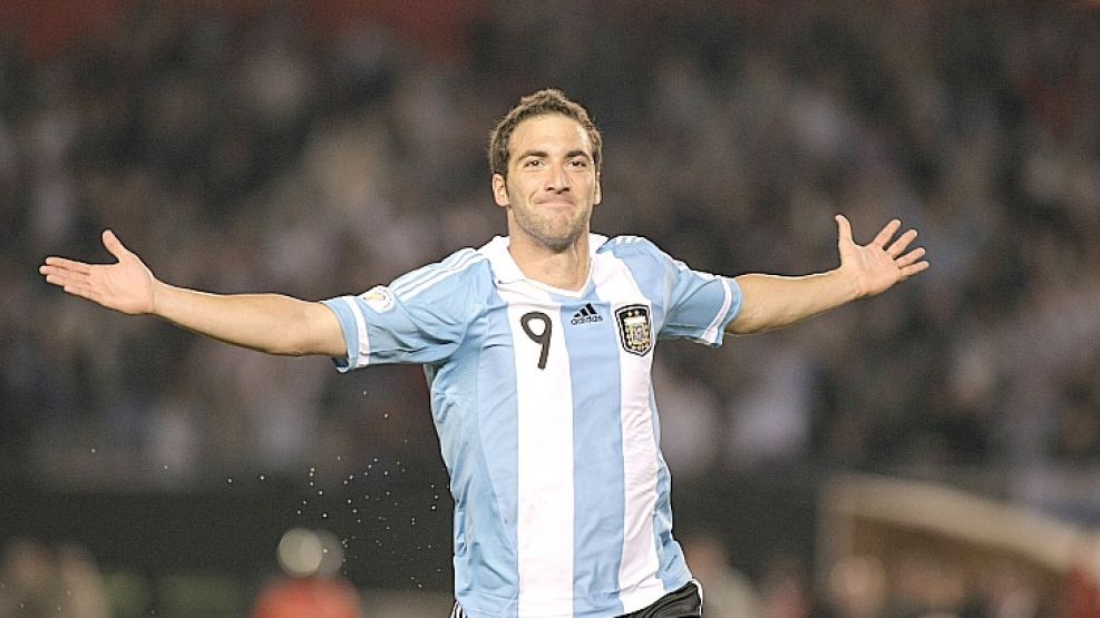 Higuaín y un festejo que se vio por triplicado en la noche de Núñez.