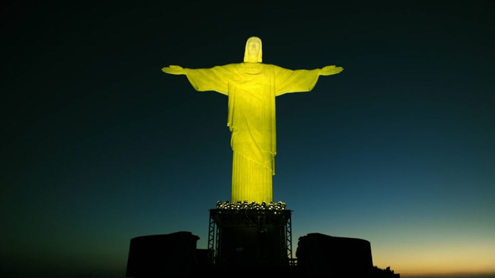 El Cristo Redentor, figura emblemática que se levanta sobre el Corcovado, cumple 80 años.