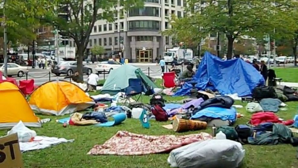 Los indignados ocupan una de las zonas más caras de la capital estadounidense.