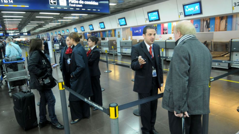 El Aeropuerto Metropolitano Jorge Newbery, otra vez con reclamos por una nube de cenizas.