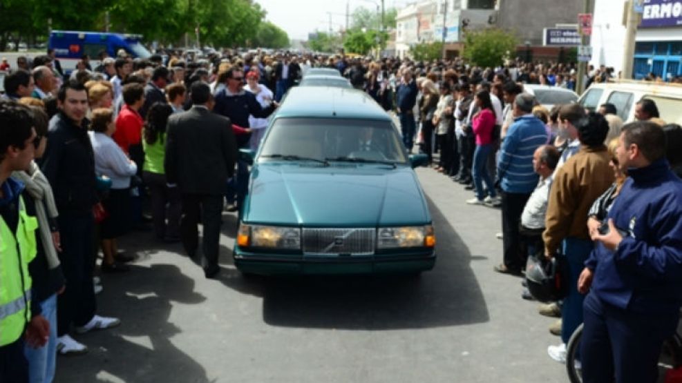 Multitudinario adiós a la hija de un intendente mendocino.