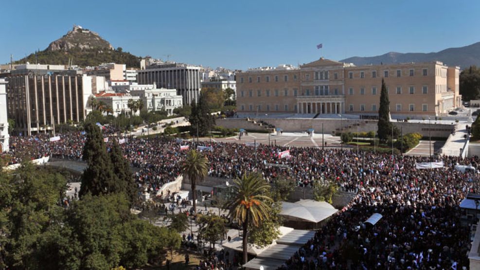 Piedras, palos e incidentes en un multitudinario "piquete" en Grecia