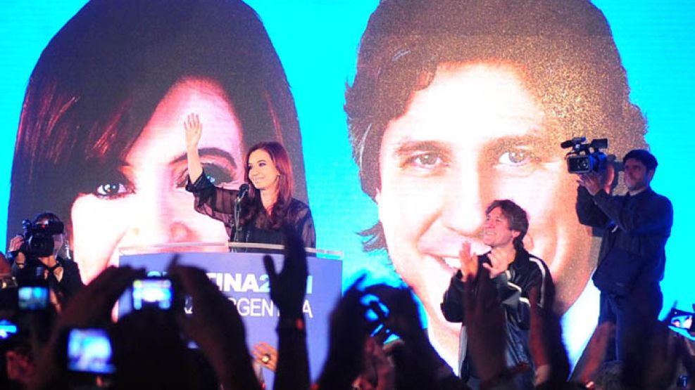 La imagen de Cristina y Boudou dominó el escenario.