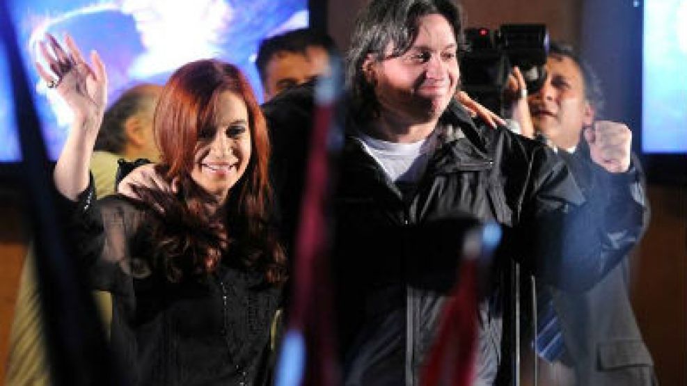 La Presidenta junto a su hijo Máximo Kirchner