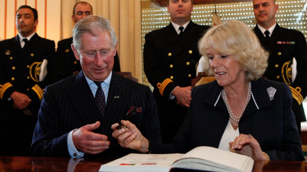 El príncipe Carlos fue el encargado de confirmar el vínculo con Drácula.