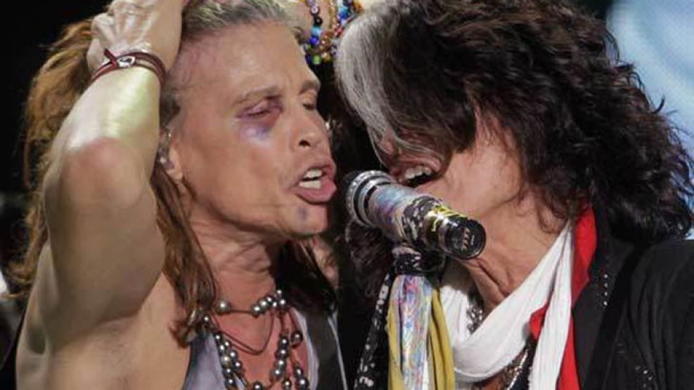 El vocalista de Aerosmith debió posponer el recital en Paraguay tras la caída que sufrió en el hotel un día antes.