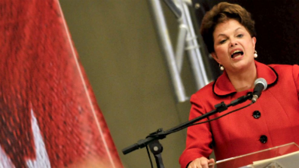 Dilma apunta. Asegura que "es lo mejor para Brasil".