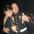 Mila Kunis y Scott Moore en el Baile Anual de la Infanteria de Marina 01