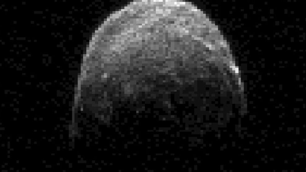 Imagen del asteroide YU55 capturada por radar el 7 de noviembre de 2011 a 1.8 millones de kilómetros de la Tierra.