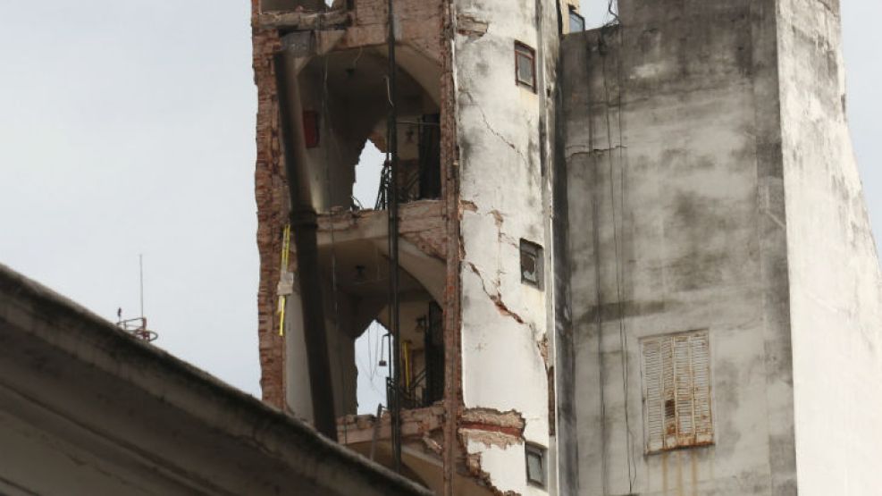 Los operadores adelantaron que las obras de demolición durarían "varios días más".