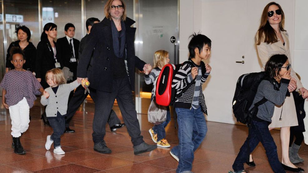 La familia en pleno en el aeropuerto de Tokio.