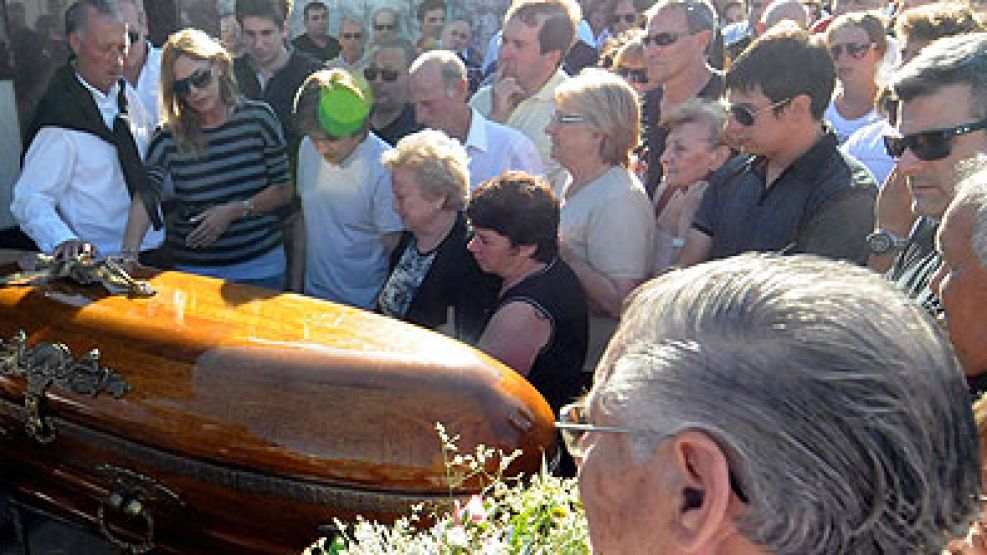 Amigos y familiares despidieron a Guido Falaschi.