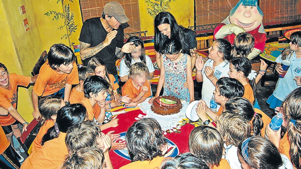 estejo. El conductor y su ex mujer organizaron el cumpleaños número 9 de Juana, la hija menor de ambos. A mitad de semana, la pequeña y sus compañeros de colegio pasaron la tarde en el Parque de la Co