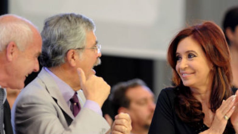 Cristina junto a De Vido, ministro de Planificación, que podría tener funciones ampliadas como "superministro". 
