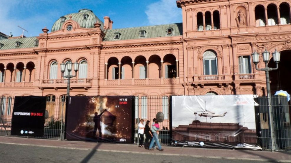 En Casa Rosada hay 4 fotografías de 5x3 metros.  