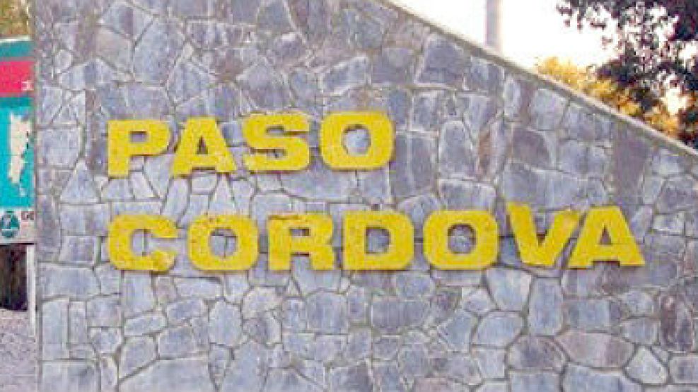 Cartel de bienvenida a Paso Córdova