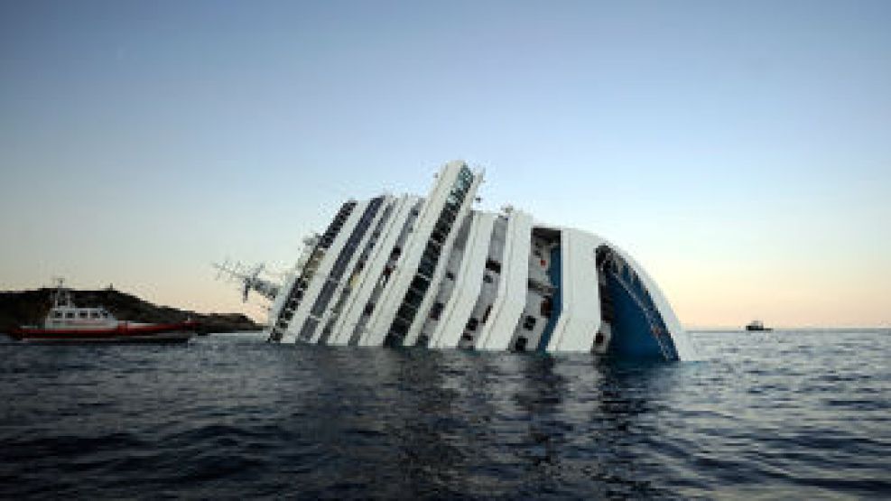 Así se veía al crucero desde la costa.