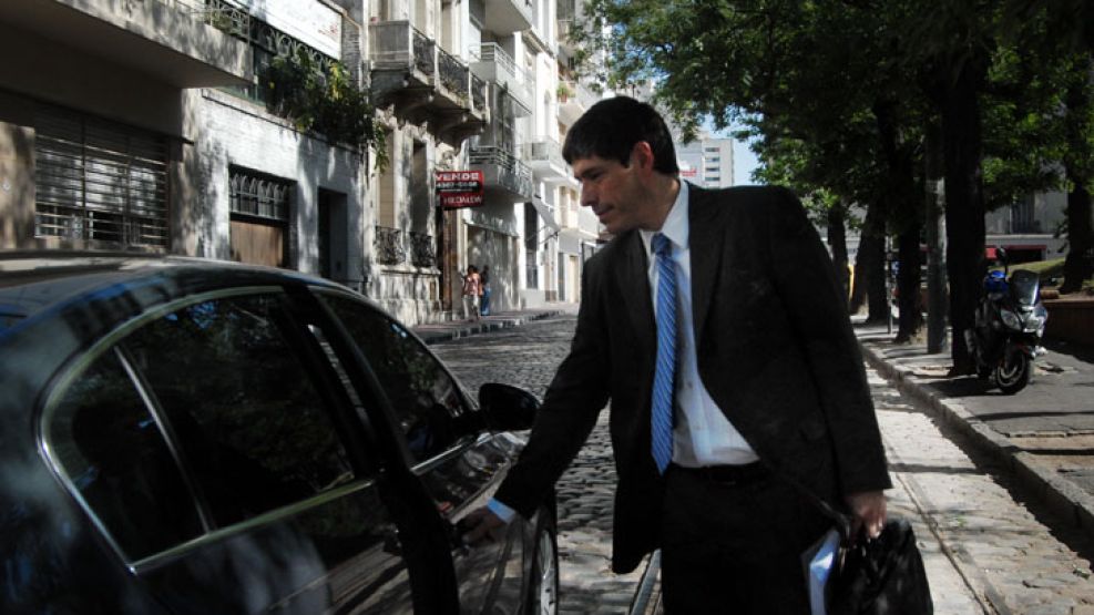 Sus pares del Gobierno lo califican como un excelente académico pero con poca experiencia.