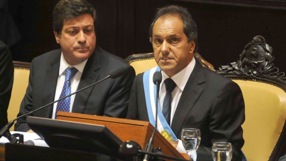 El gobernador bonaerense, Daniel Scioli, y el vice Gabriel Mariotto, en el discurso de reasunción.