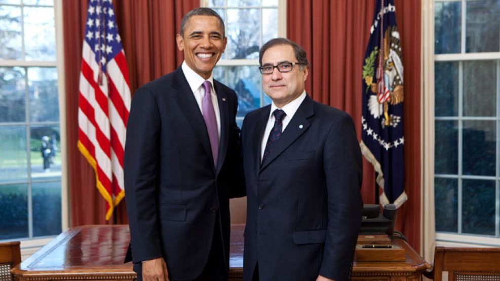 Barack Obama y el nuevo embajador argentino Jorge Argüello en la Casa Blanca.