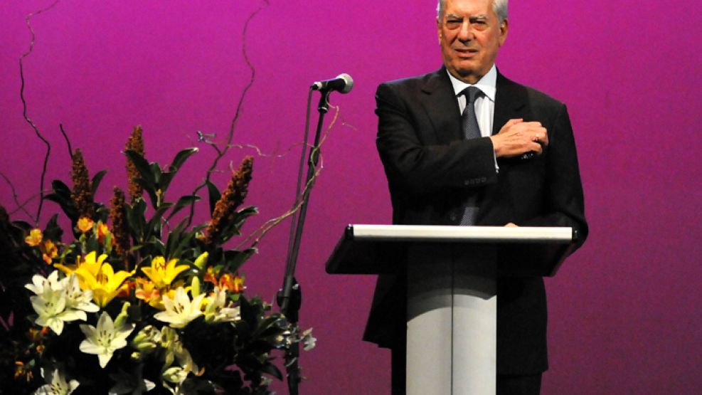 Mario Vargas Llosa podría dirigir el instituto Cervantes en España.