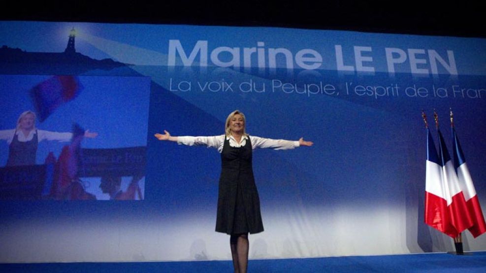 Marine Le Pen, líder de la extrema derecha en Francia, crece en los sondeos para las presidenciales.