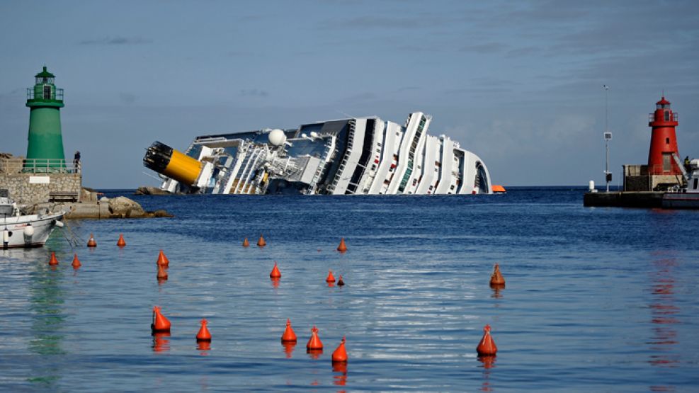 El lujoso crucero hundido en la Isla de Giglio. 