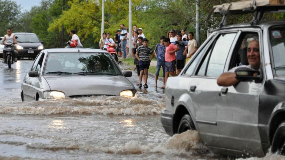 Un hombre de 45 años y una mujer de 26 murieron como consecuencia del temporal. 