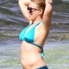 Scarlett Johansson en bikini 03