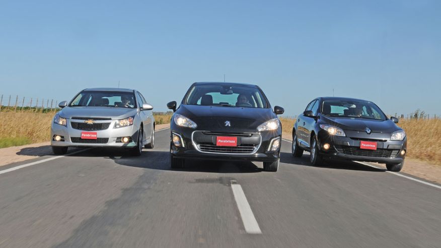 peugeot-308-chevrolet-renault-megane-01