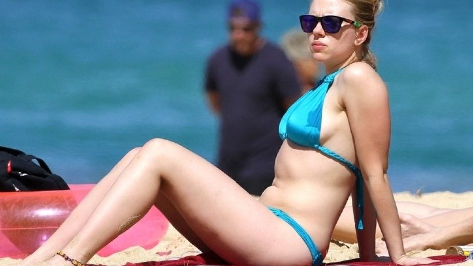 Scarlett Johansson en bikini 01