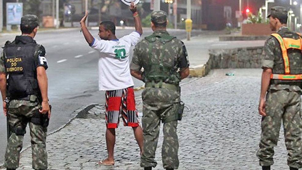 Salvador de Bahia y los alrededores fueron cercados por los controles del Ejército.